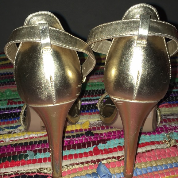 Heels - Picture 2 of 4